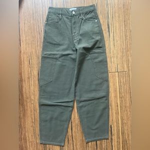 NWT Frame Denim Ultra High Rise Barrel Pant in green